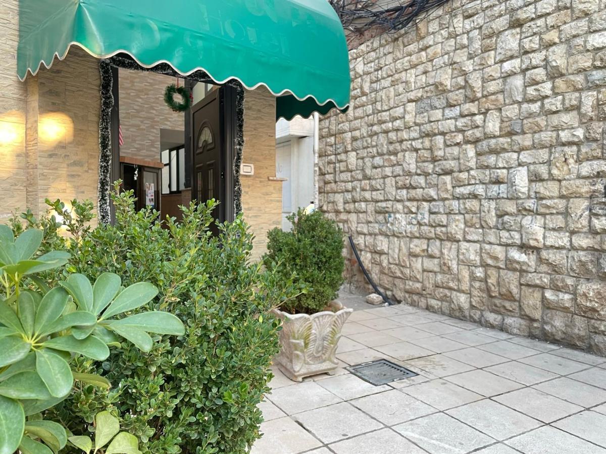 Tirana Inn Hotel Bagian luar foto