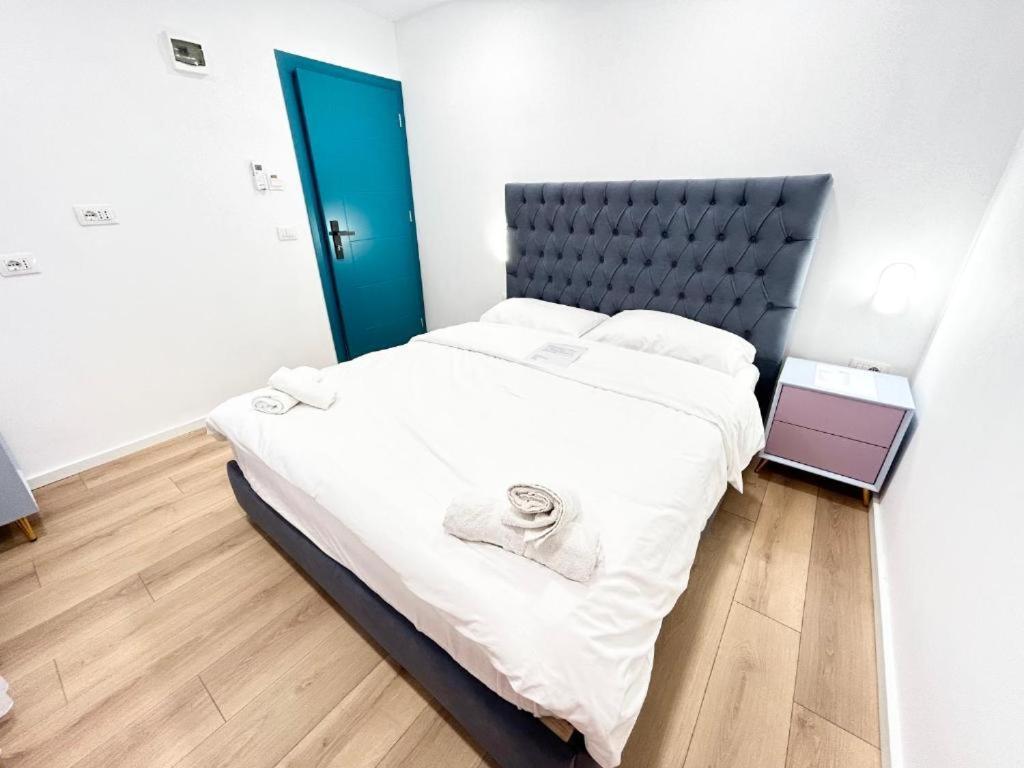 Tirana Inn Hotel Bagian luar foto