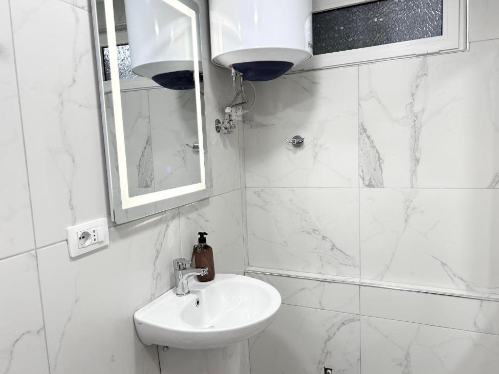 Tirana Inn Hotel Bagian luar foto